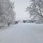 Peaceful Winter Fox 아파트